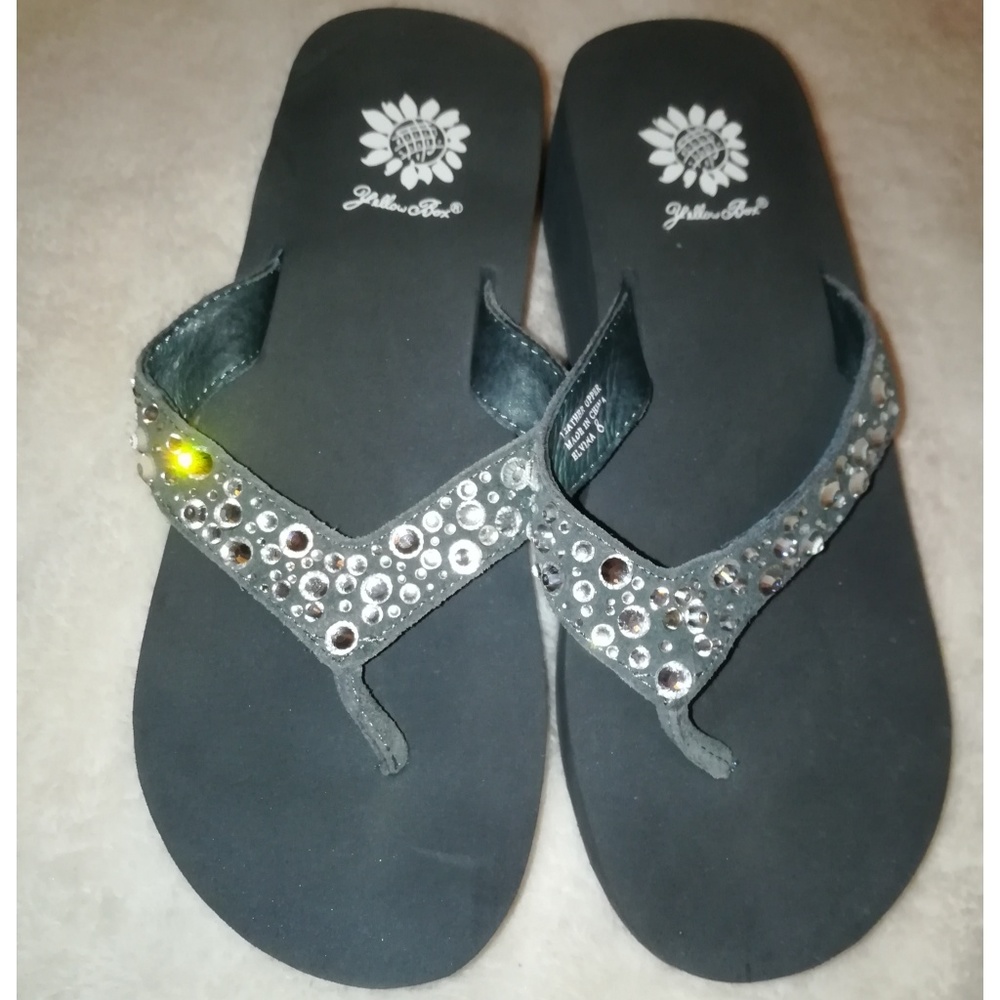🌻YELLOW BOX GRAY FLIP FLOPS WITH CRYSTALS